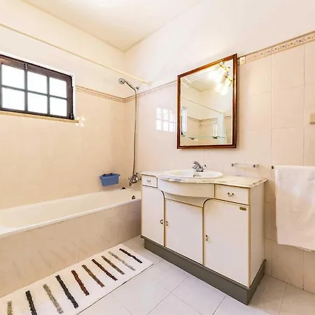 Vale Formoso Sleeps 4 Air Con Wifi